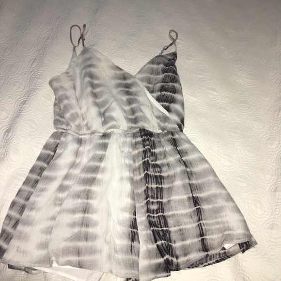 Tobi Dresses & Skirts - Tobi Romper